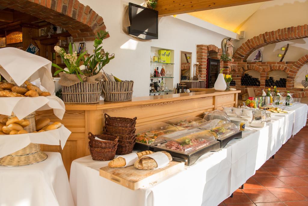 Hotel Restaurant Grune Au Poellau Luaran gambar